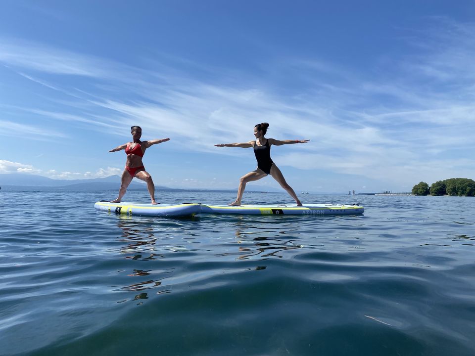 SUP PADDLE YOGA À LA PLAGE DE ROLLE